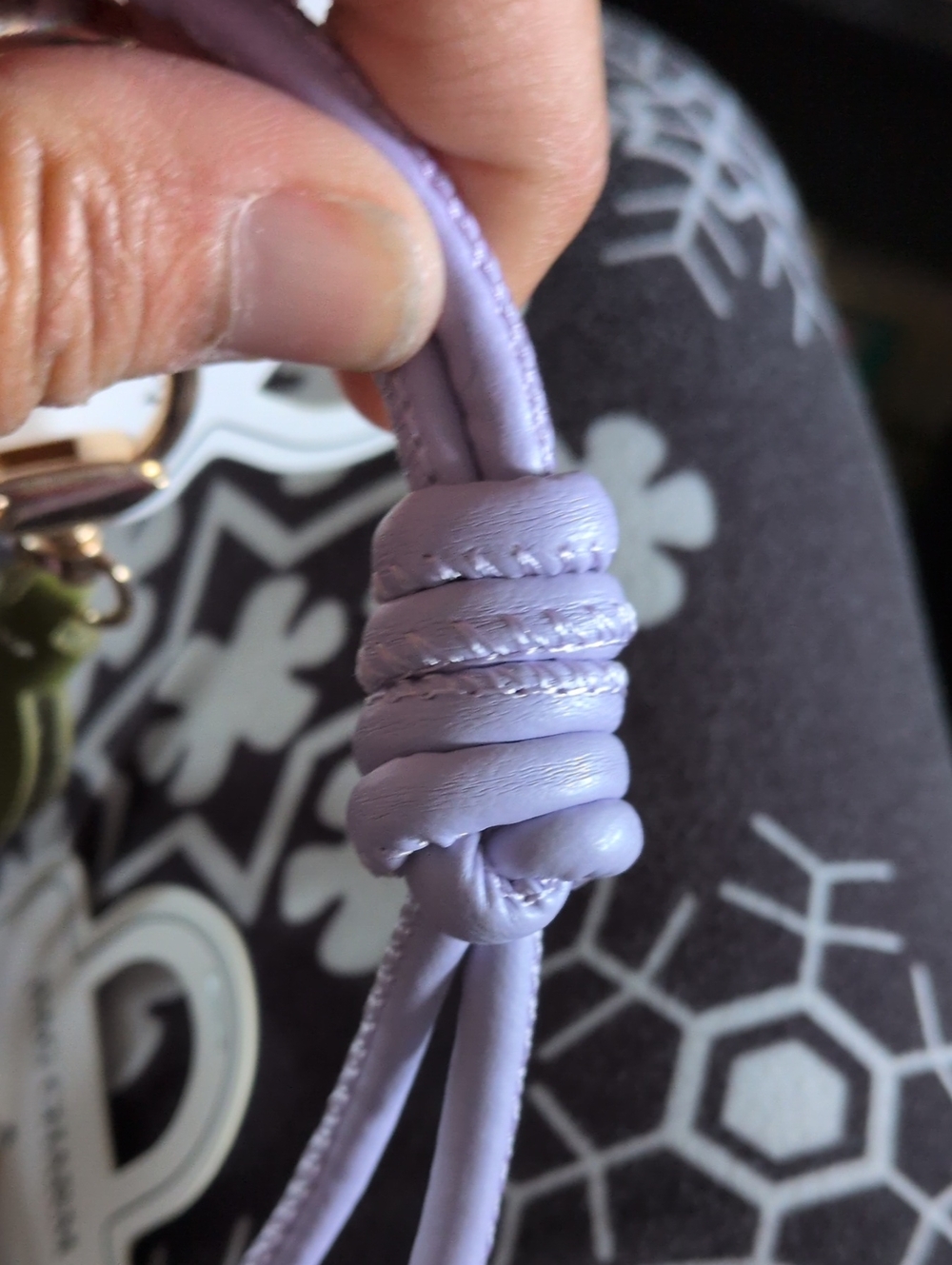 Purple Tulips With Olive Green Leather Leaves Knot Keychain - Picture 7 of 8